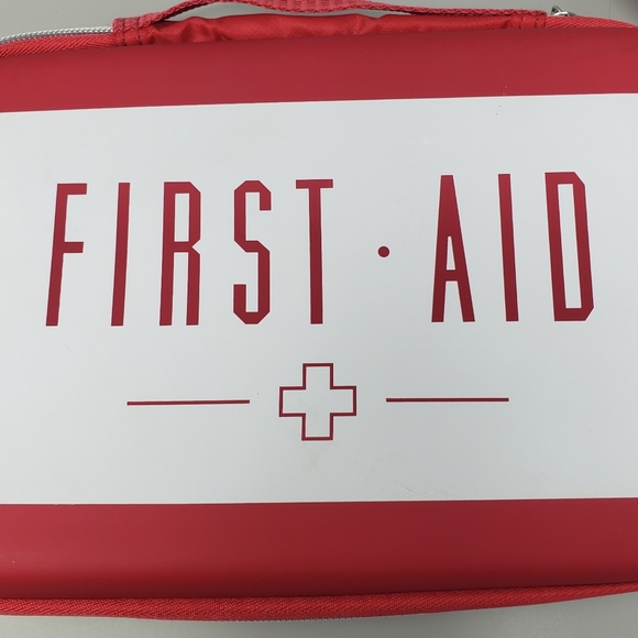 Johnson & Johnson First-Aid Zipper Case - Picture 10 of 12